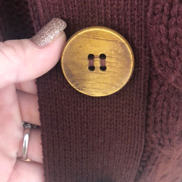 Burgundy cable knit chunky sweater - Picture 5 of 6